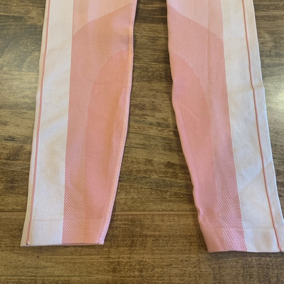 Lululemon Ebb to Train Cropped Leggings - Picture 6 of 6